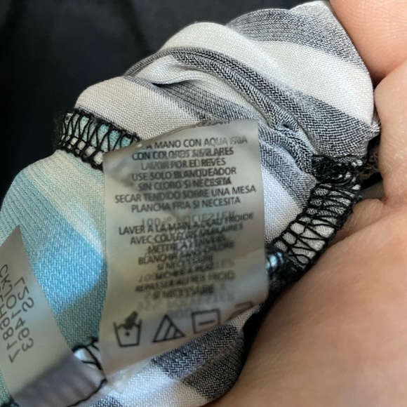 Calvin Klein Ladies Large Multicolor Sleeveless Blouse. - Picture 6 of 9